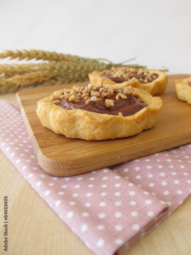 Schokoladen Tartelettes mit Mandeln