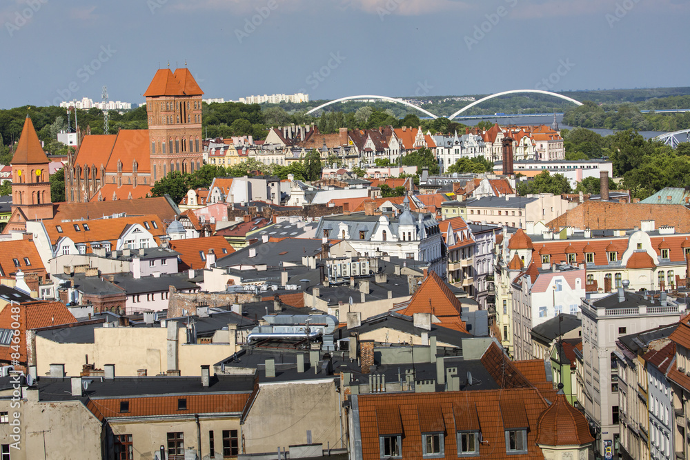 Obraz premium Poland - Torun, city divided by Vistula river between Pomerania