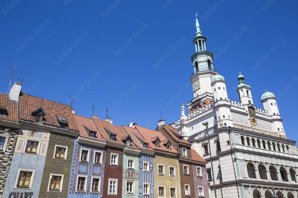 Fototapeta premium Houses and Town Hall in Old Market Square, Poznan, Poland