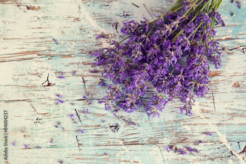 Fototapeta Naklejka Na Ścianę i Meble -  Fresh lavender on wood