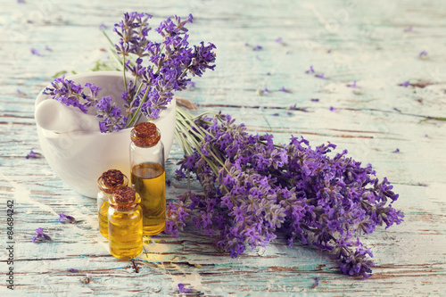 Fototapeta Naklejka Na Ścianę i Meble -  Fresh lavender on wood