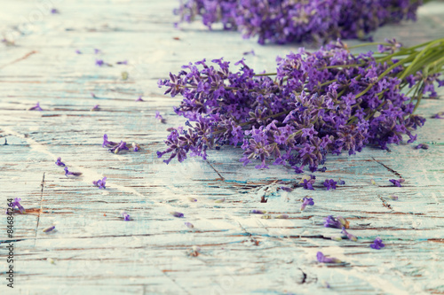 Fototapeta Naklejka Na Ścianę i Meble -  Fresh lavender on wood