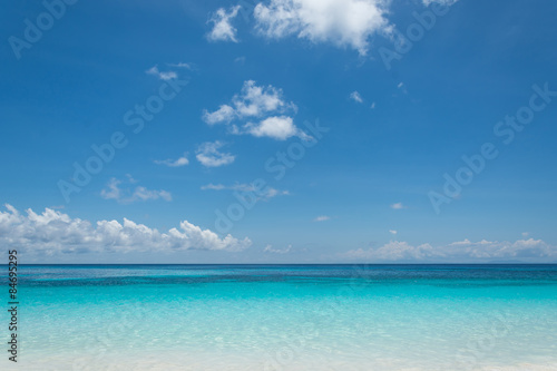 blue sky with sea and beach © topntp