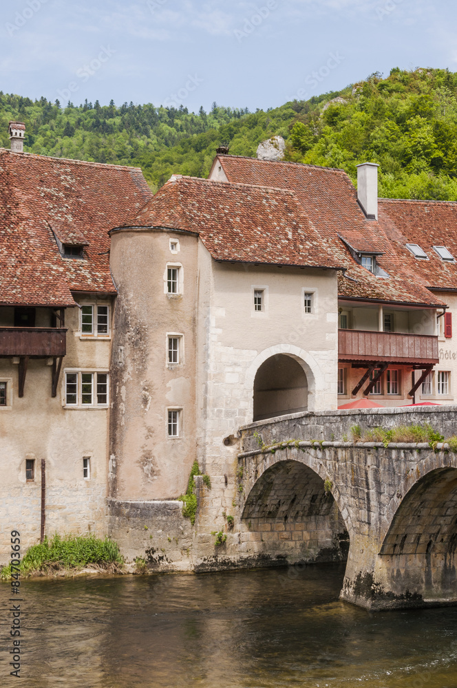 Saint-Ursanne, St-Ursanne, Stadt, Stadttor, Bogenbrücke, Brücke, historische Altstadt, Jura, Schweiz