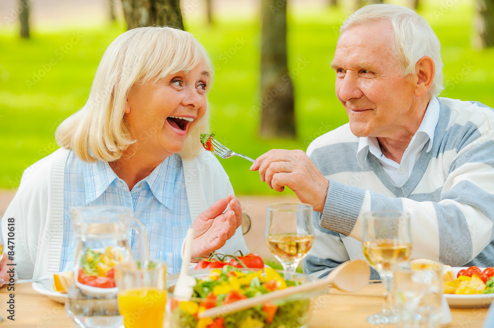 Enjoying dinner with the nearest. Enjoying dinner with the nearest.