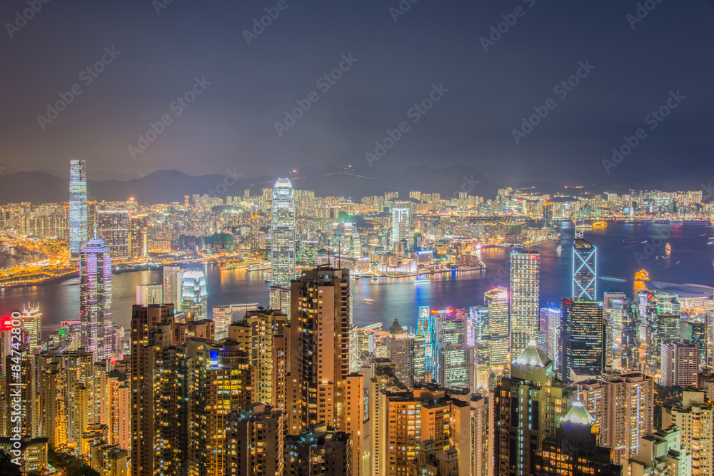 Fototapeta premium Widok na Hongkong w godzinach zachodu słońca