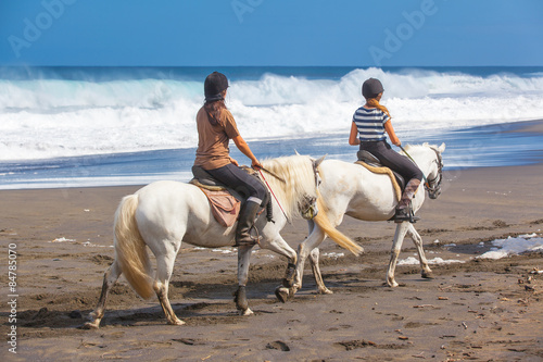 promenade à cheval sur la plage de l'Etang-Salé, Réunion 