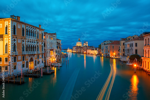 Grand canal at night in Venice, Italy © Kavalenkava
