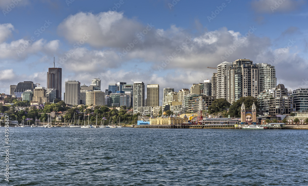 Obraz premium Lavender Bay mit dem Luna Park in Sydney