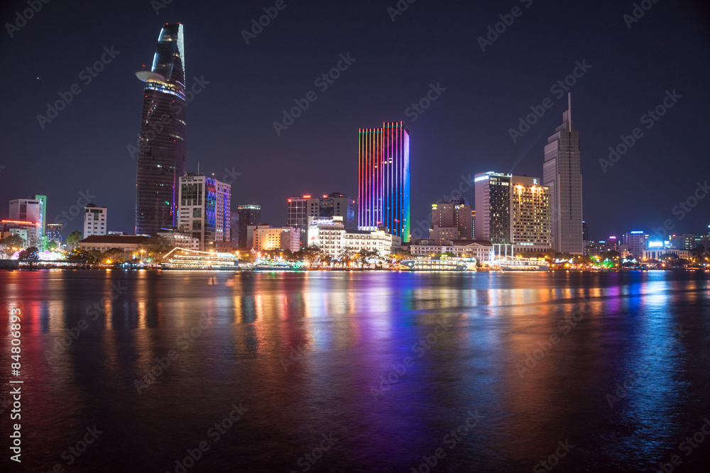 Fototapeta premium Pejzaż Ho Chi Minh w nocy