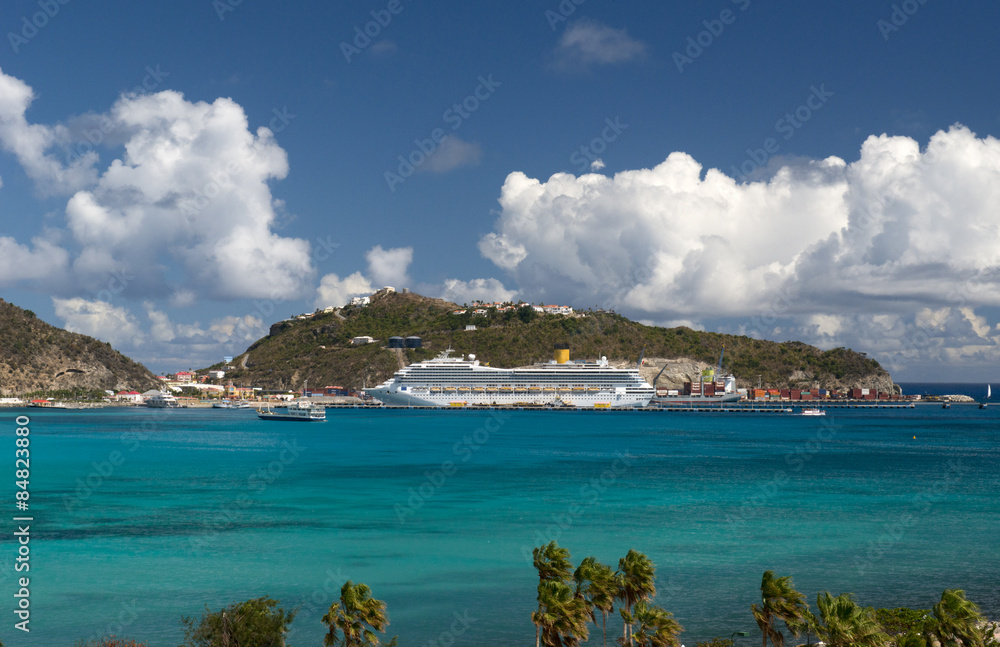 Fototapeta premium Cruise at Sint Maarten