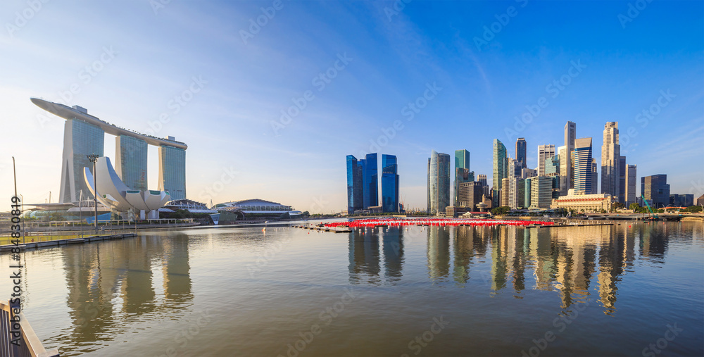 Fototapeta premium Skyline z Singapuru piękny zachód słońca