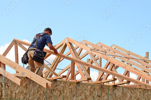 Layout and installation of roof rafters 