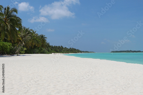 Fototapeta Naklejka Na Ścianę i Meble -  Maldives. A sandy beach and an ocean coast