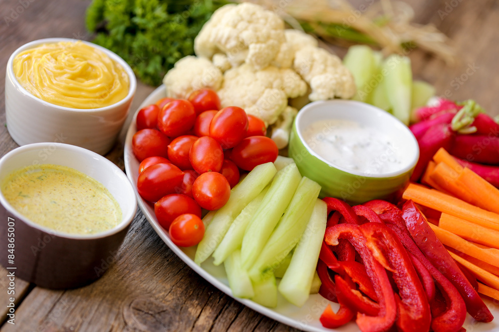 assortiment de crudités et sauces 7 foto de Stock Adobe Stock