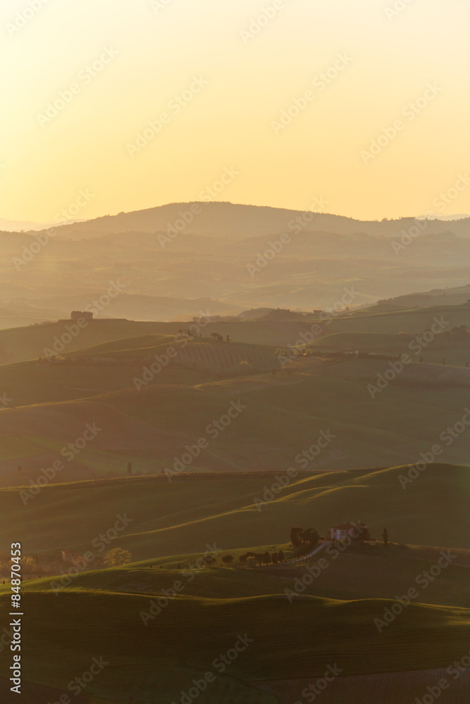 Bauernhaus Weingut nach Sonnenaufgang hoch