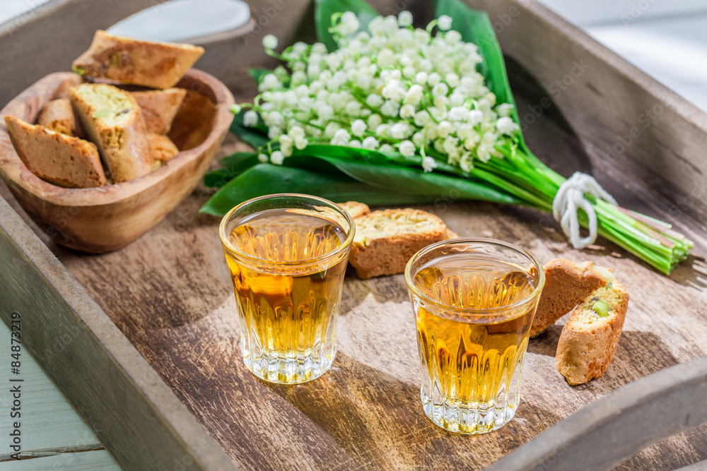 Tough and sweet cantucci with wine Tough and sweet cantucci with wine