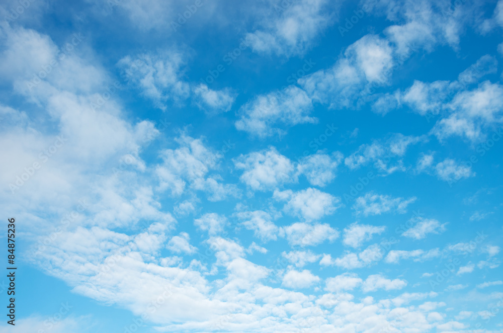Fototapeta premium White clouds in blue sky.