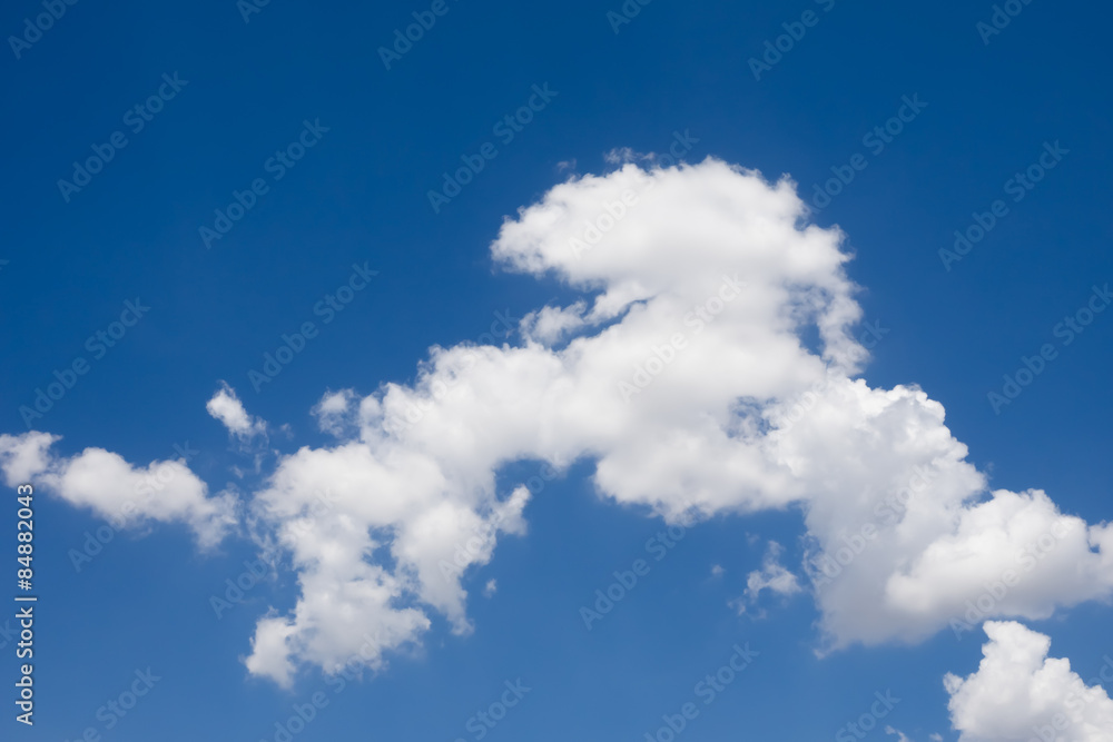 Obraz premium White cloud on blue sky