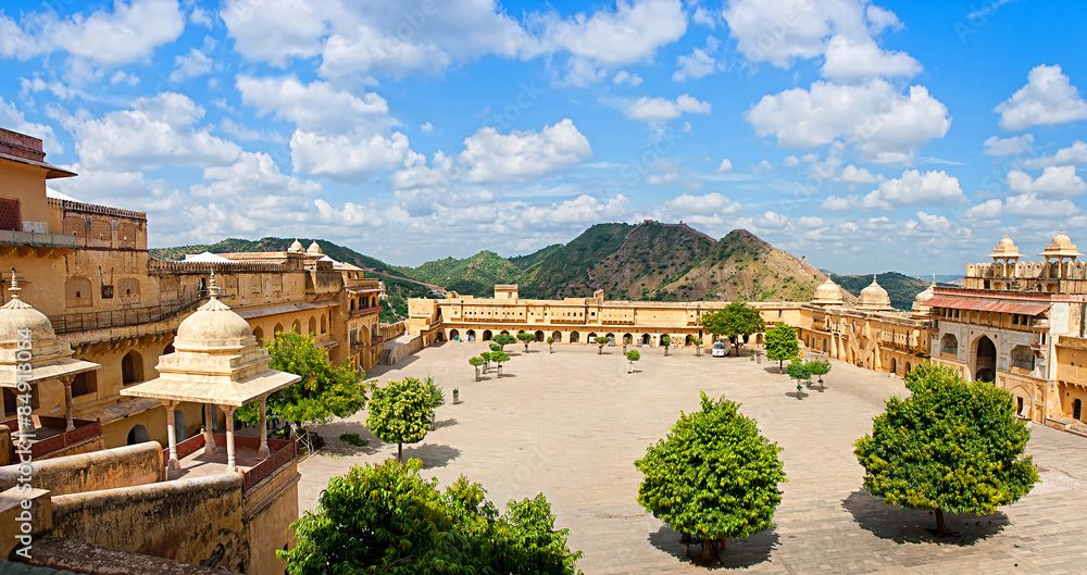  Amber Fort in Jaipur, Rajasthan, India