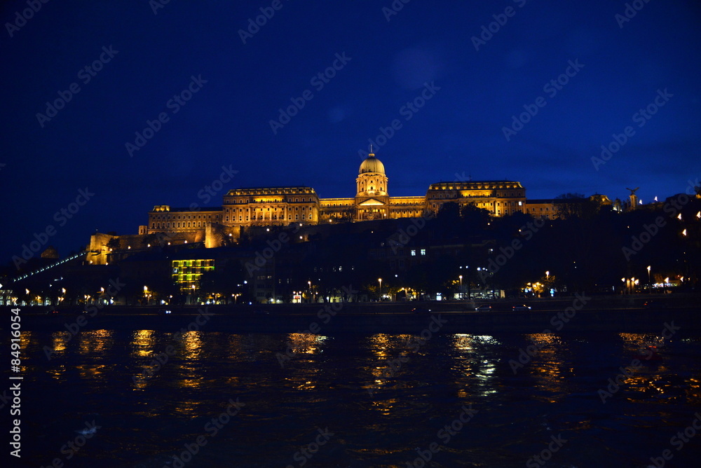 BUDAPEST NOCTURNO