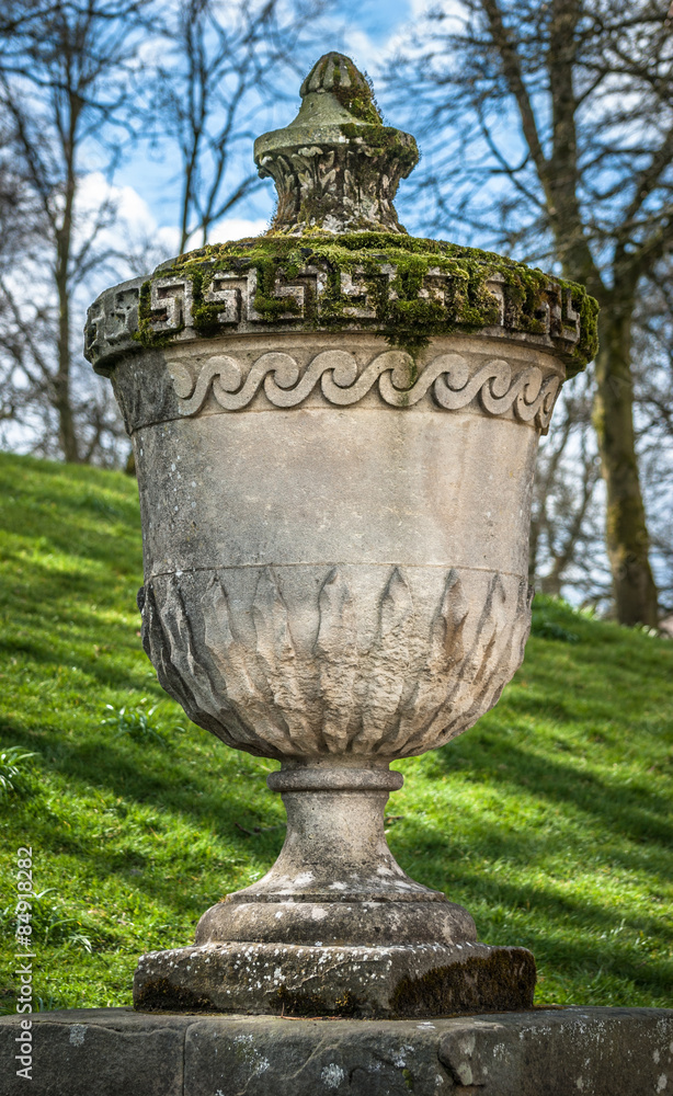 Naklejka premium Stone Urn