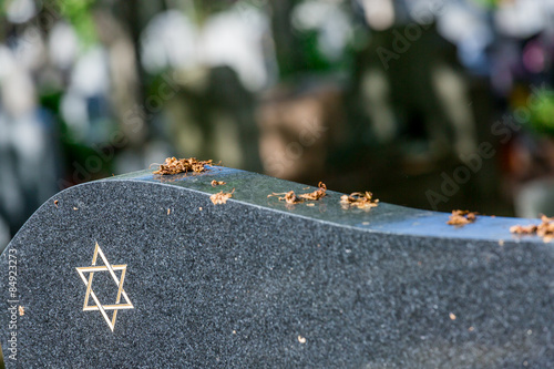 Billede på lærred Jewish cemetery: Star of David on the tombstone