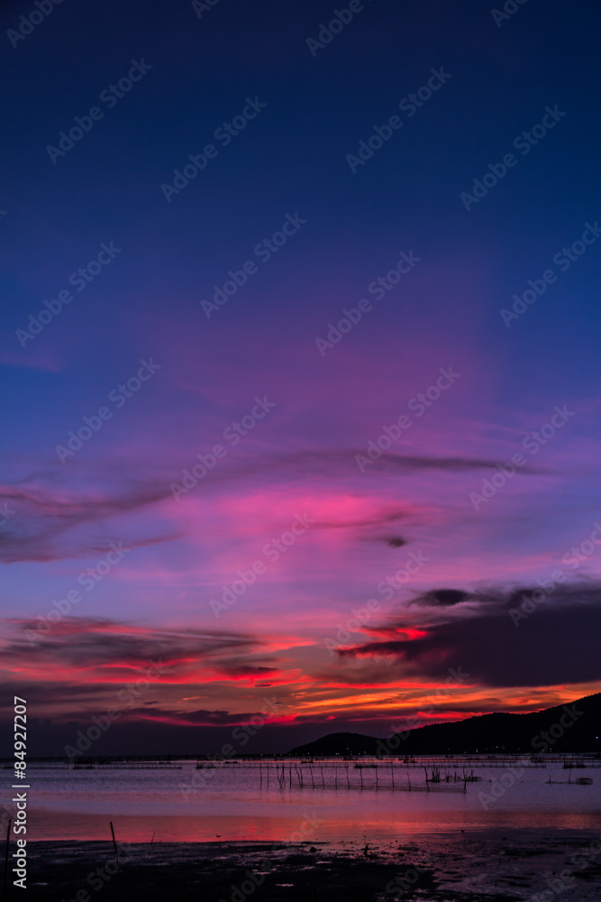 Fototapeta premium Sunset Lake Songkhla And lower natural waters