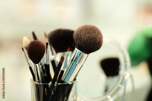 Cosmetic brushes