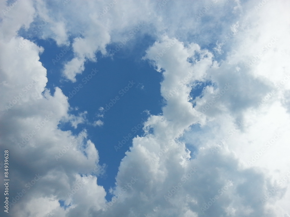 Obraz premium Herz in den Wolken