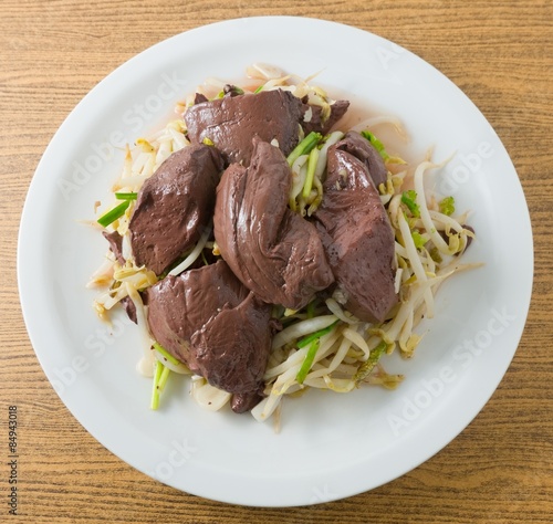 Stir Fried Bean Sprout with Pig Blood Curd