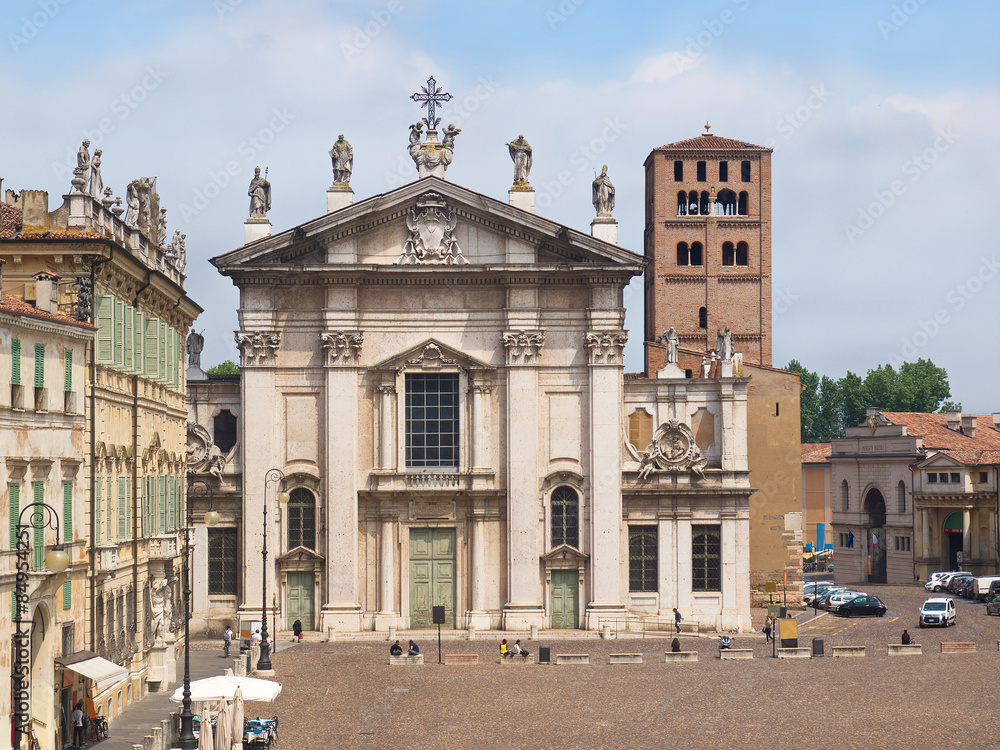 Kathedrale San Pietro in Mantua / Italien