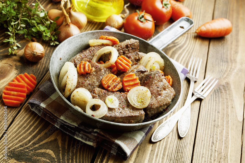 Liver fried with carrot and onion Liver fried with carrot and onion