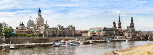 Panoramic view of Dresden © Sergii Figurnyi