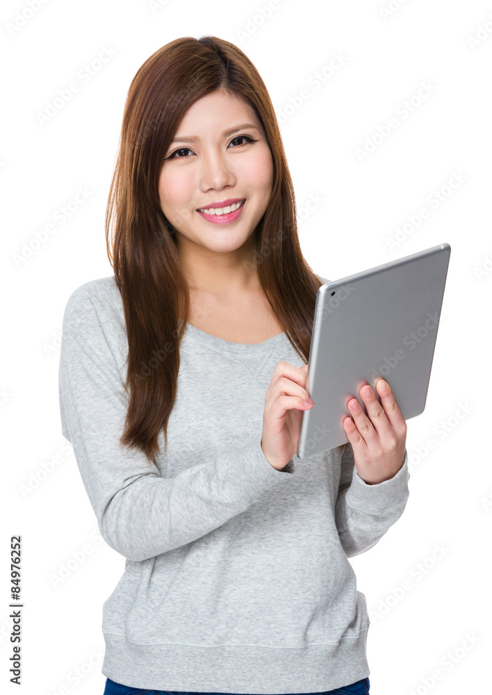 Young woman use of tablet