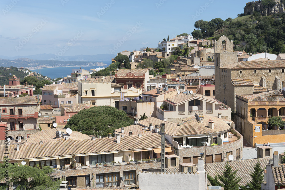 Obraz premium Begur with Castle, a typical Spanish town in Catalonia, Spain.