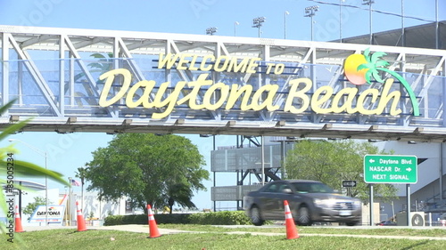 Time lapse of the famous Welcome to Daytona Beach sign