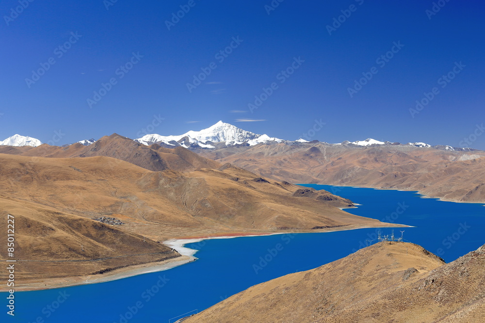 YamdrokTso-Lake seen from Kamba La-pass. Tibet. 1533