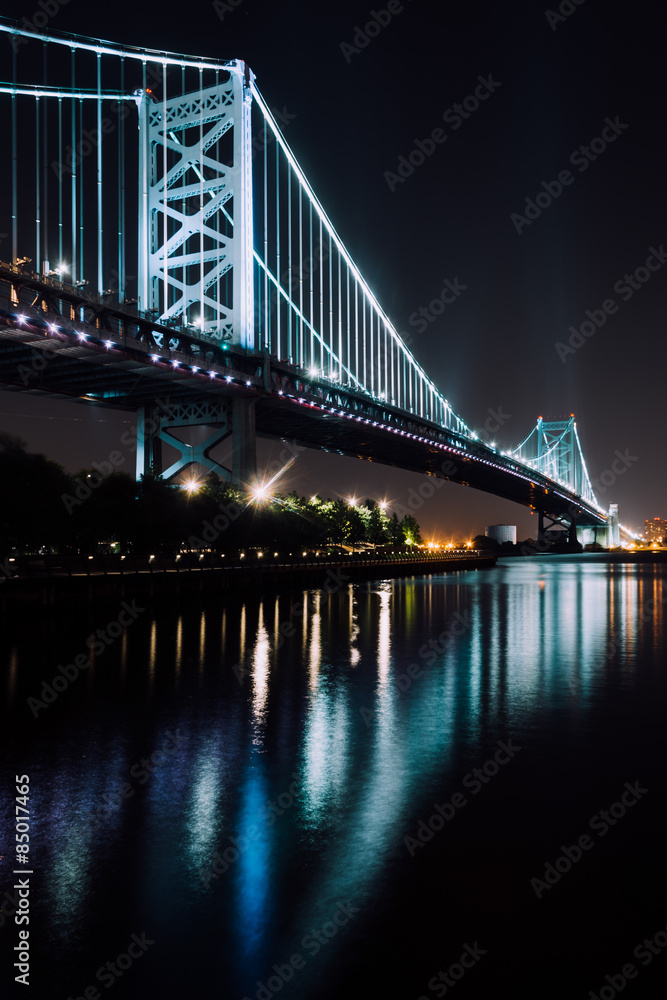 The Benjamin Franklin Bridge at night, in Philadelphia, Pennsylv