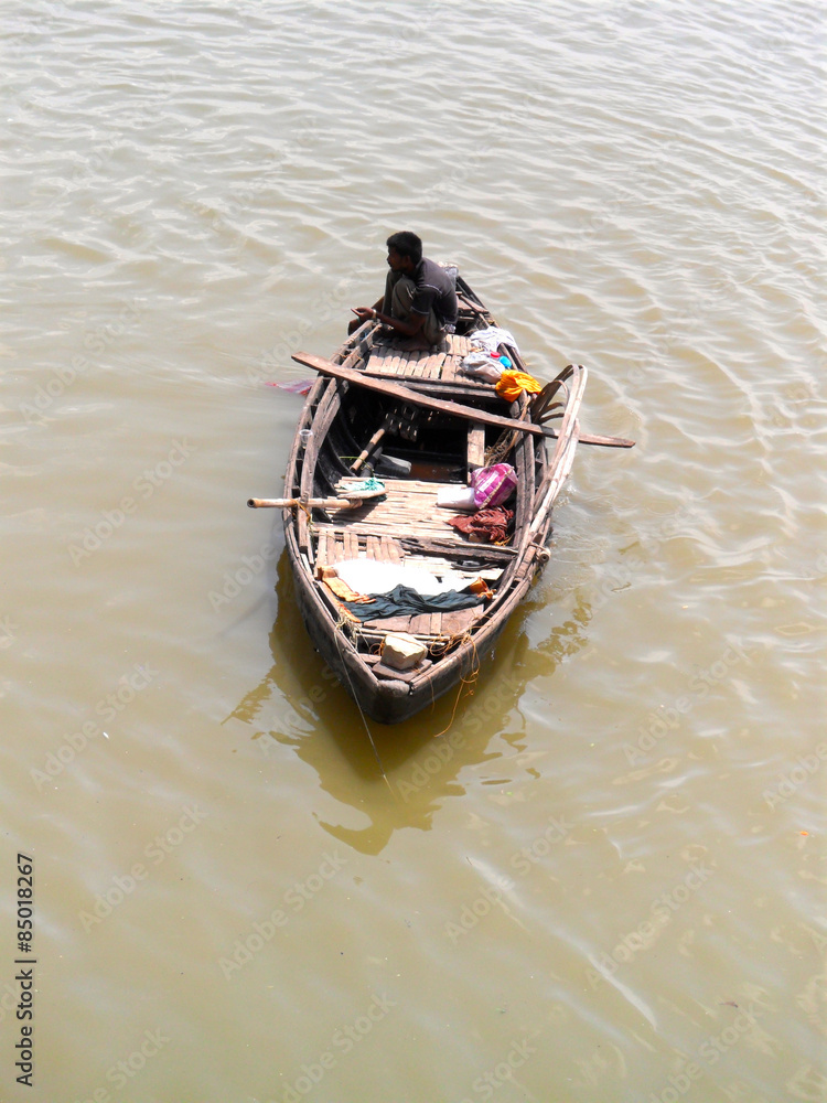Pêcheur sur le Gange