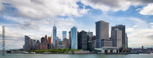 New York City Manhattan downtown skyline panorama with skyscrapers over Hudson River © Federico Rostagno
