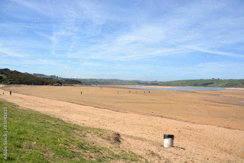 Obraz premium playa de usil, cantabria