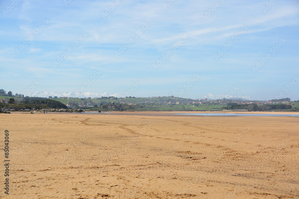 playa en mogro, playa de usil