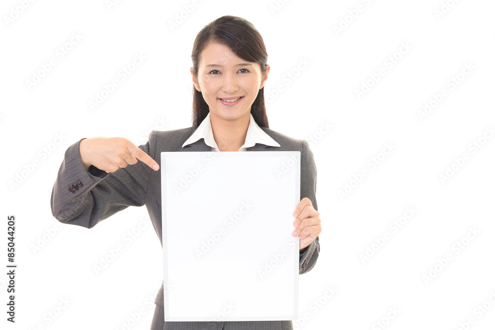 ホワイトボードを持つ女性