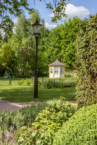Fototapeta Naklejka Na Ścianę i Meble -  park / Castle Park with a small pavilion