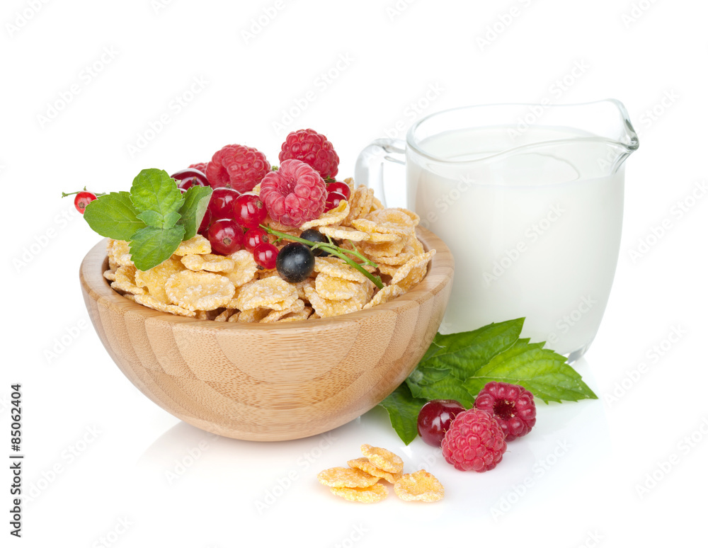 Fresh corn flakes with berries Fresh corn flakes with berries