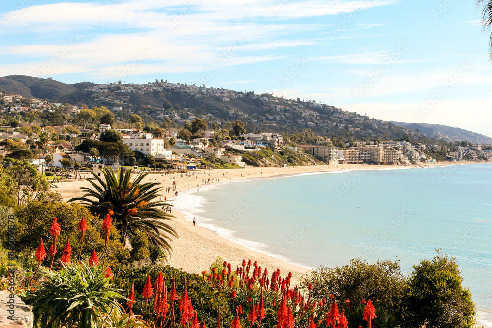 Obraz premium Laguna Beach jest nadmorskim kurortem położonym w południowym hrabstwie Orange, Kalifornia, Stany Zjednoczone.