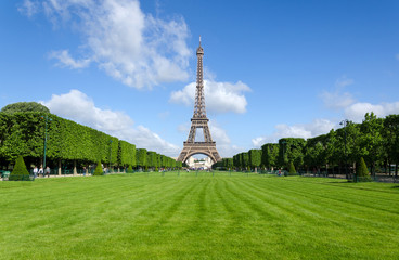 Poster Eiffelturm Eiffelturm am frühen Morgen in Paris  © siraanamwong