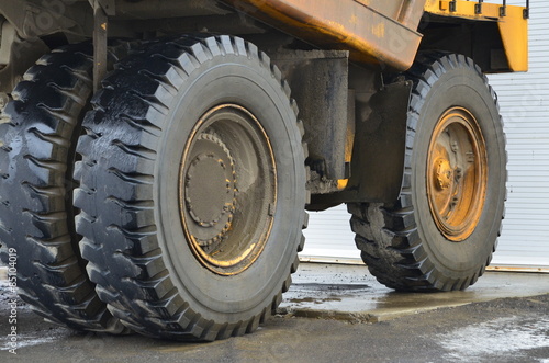 Quarry dump truck