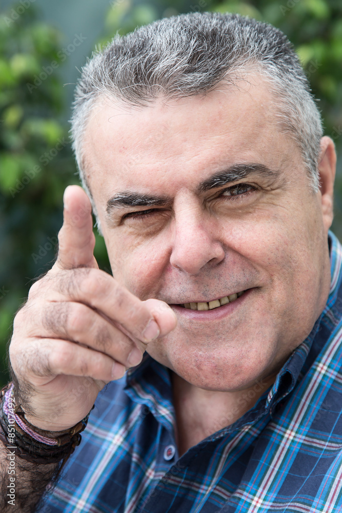 Obraz premium Attractive middle-aged man gesturing